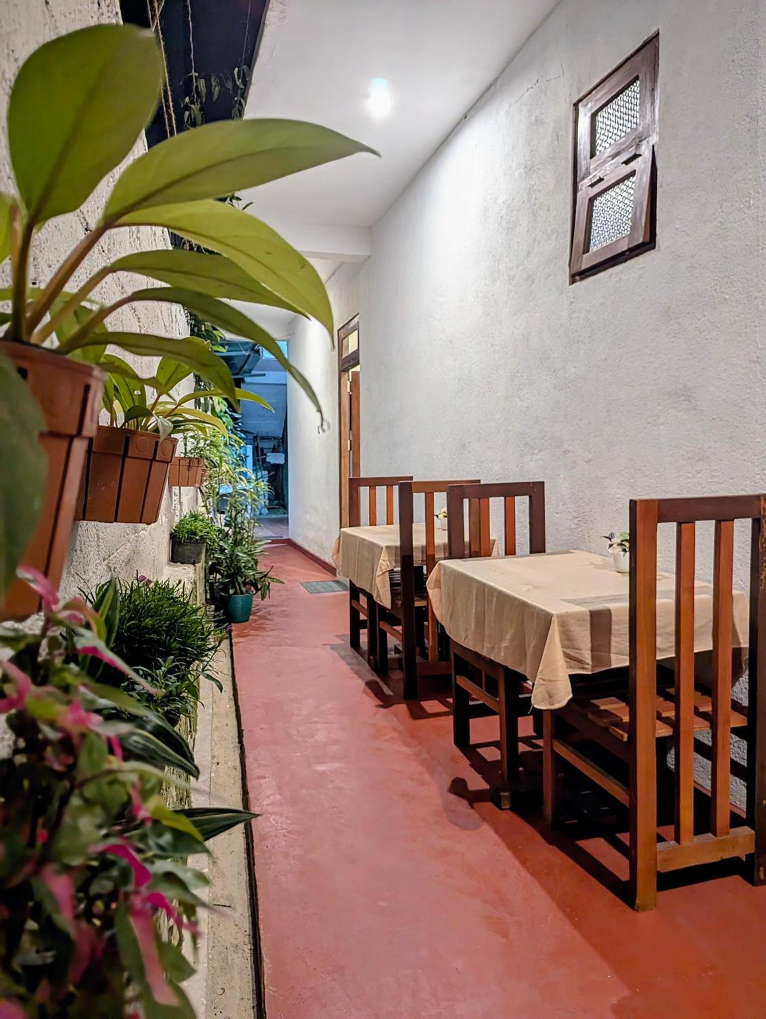 Rich Grove Inn 埃拉 外观 照片