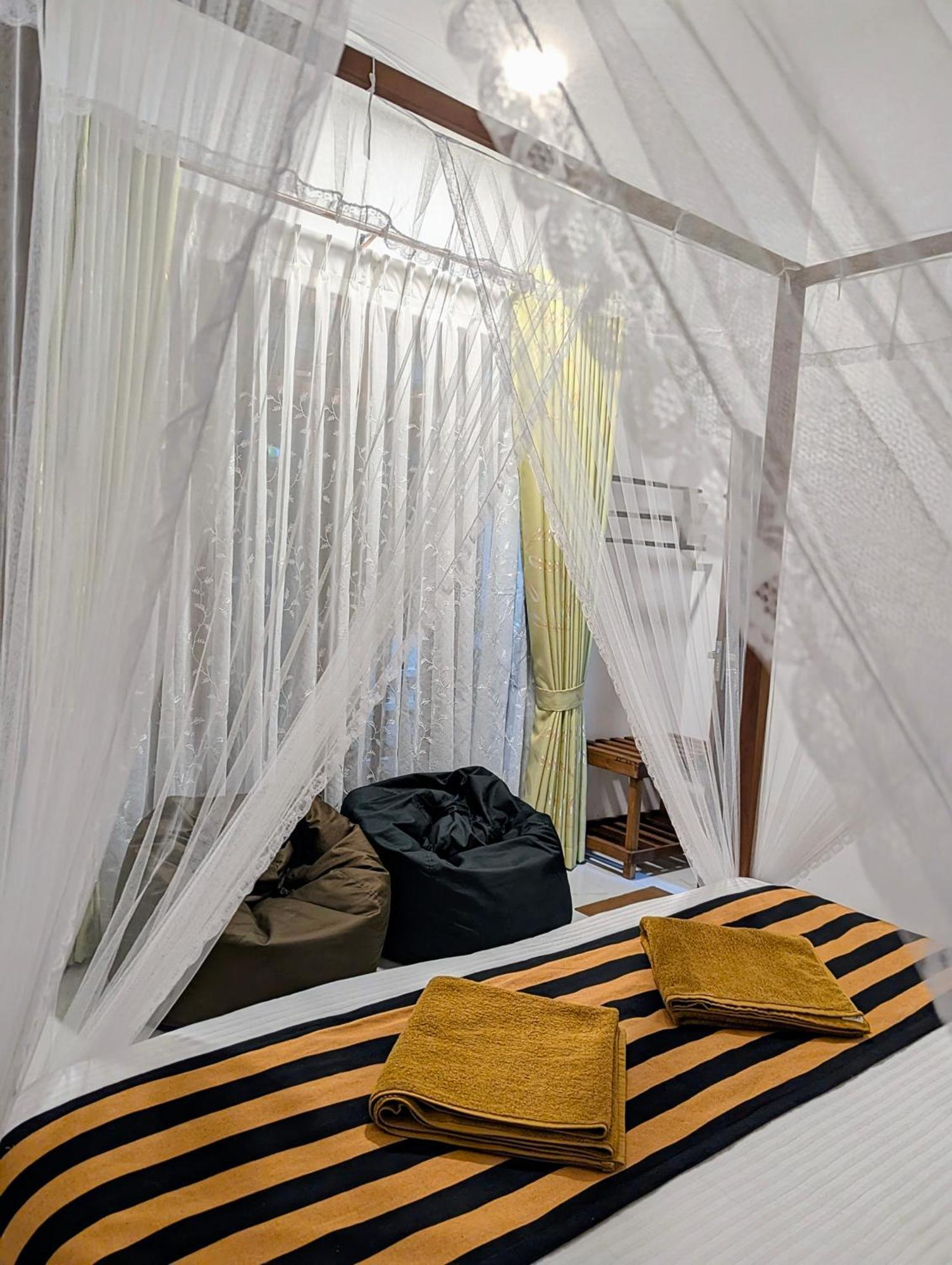 Rich Grove Inn 埃拉 外观 照片