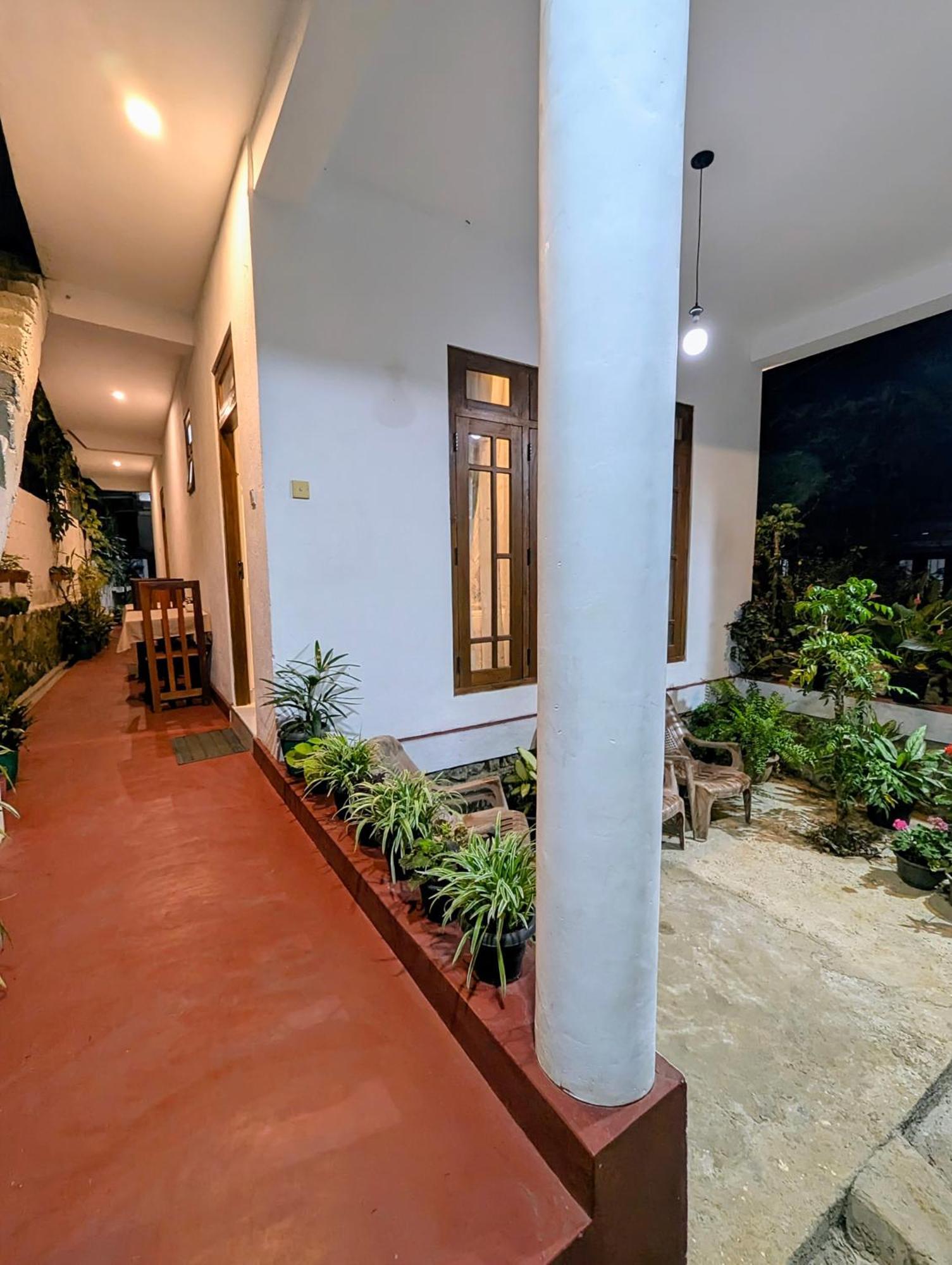 Rich Grove Inn 埃拉 外观 照片