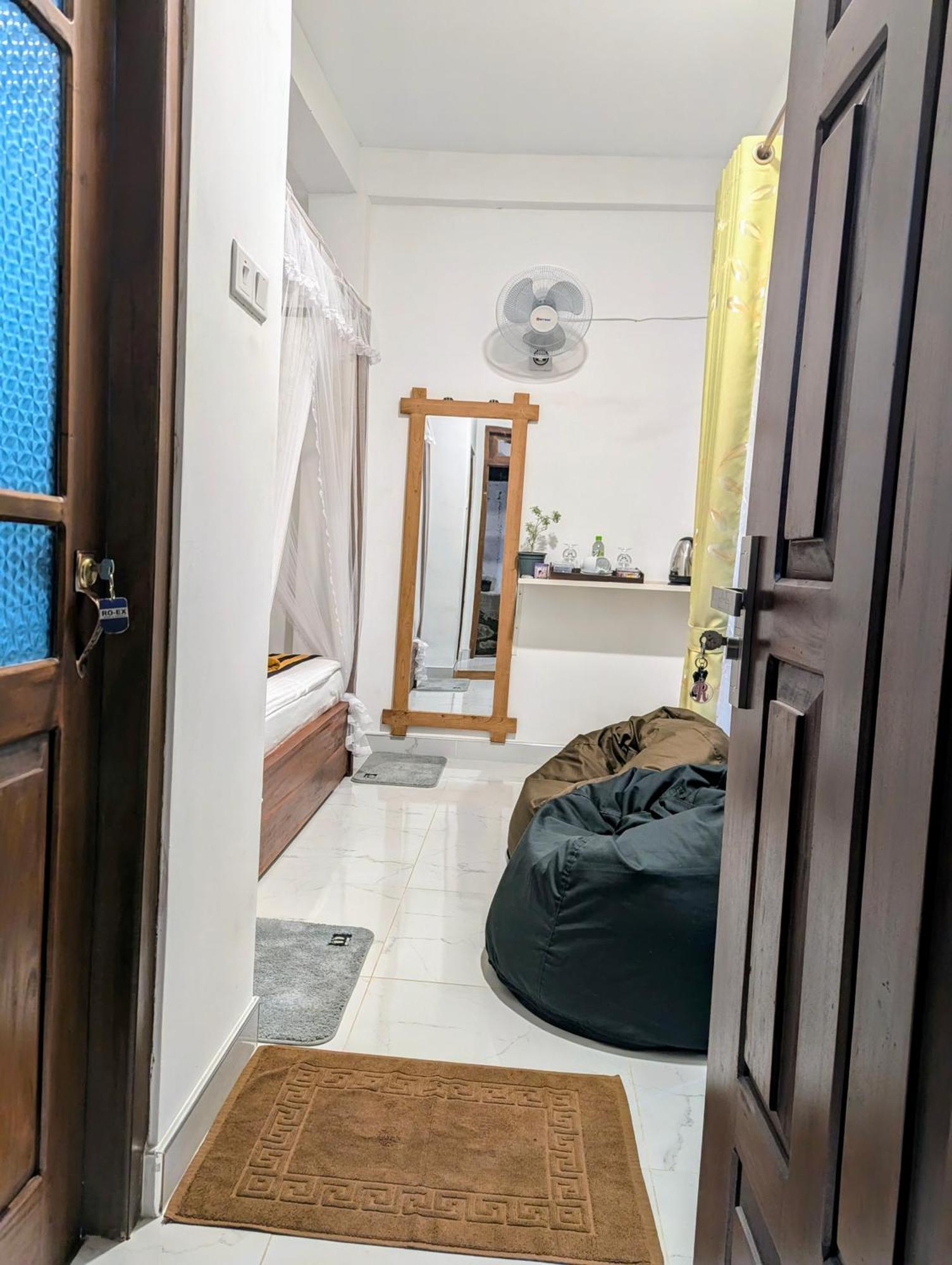 Rich Grove Inn 埃拉 外观 照片
